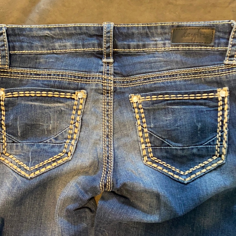 Daytrip Women's Skinny Jeans - Dark Blue with Contrast Tan Stitching